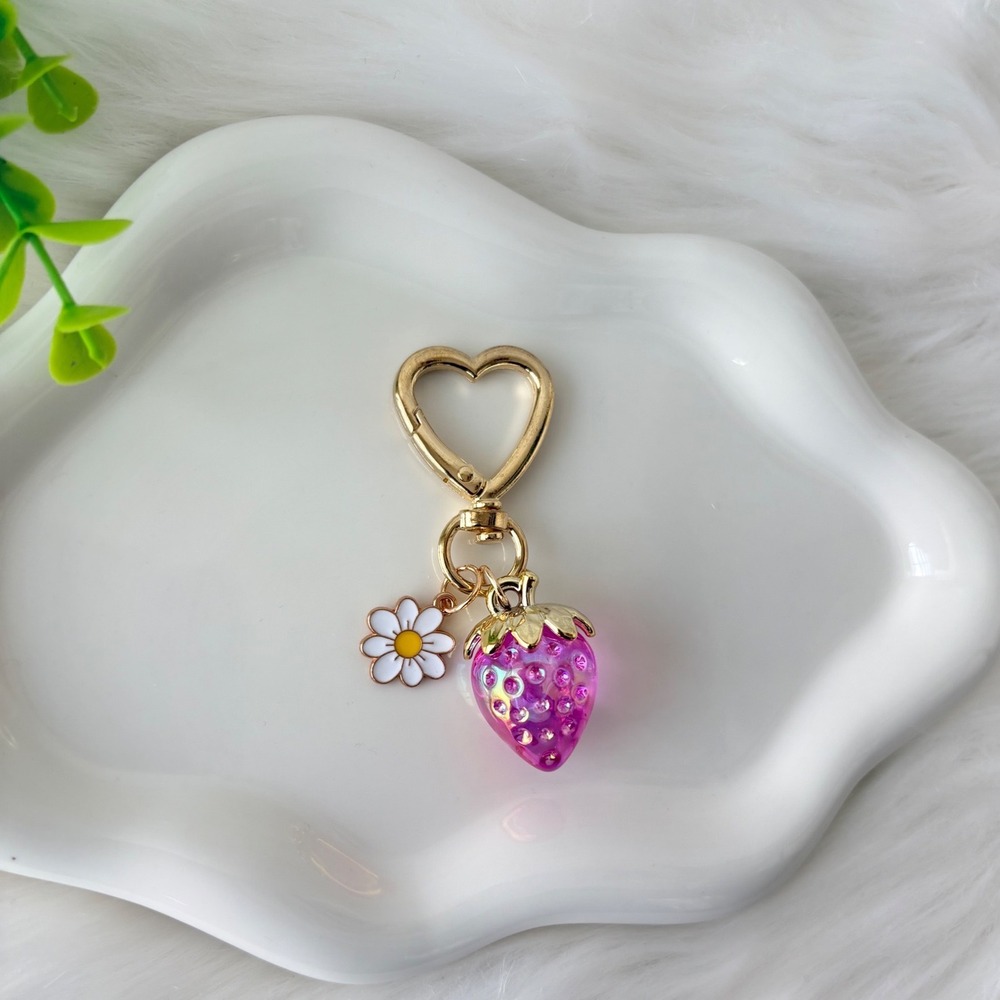 Iridescent Strawberry Keychain/ Bag Charm With Heart Clasp And Daisy - Picture 5 of 6